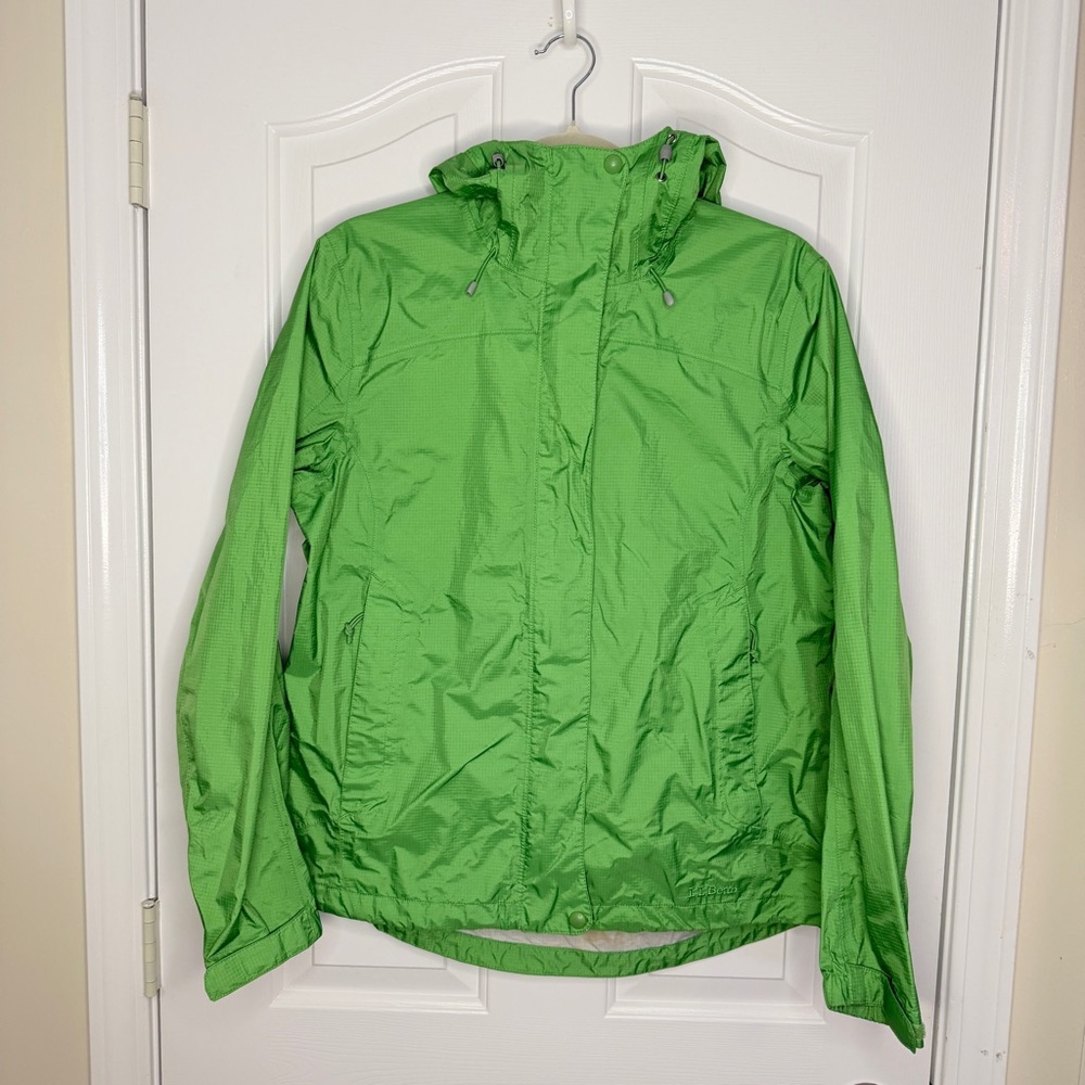L.L. Bean Mens Green Hooded Rain Jacket Size Medium FLAWED